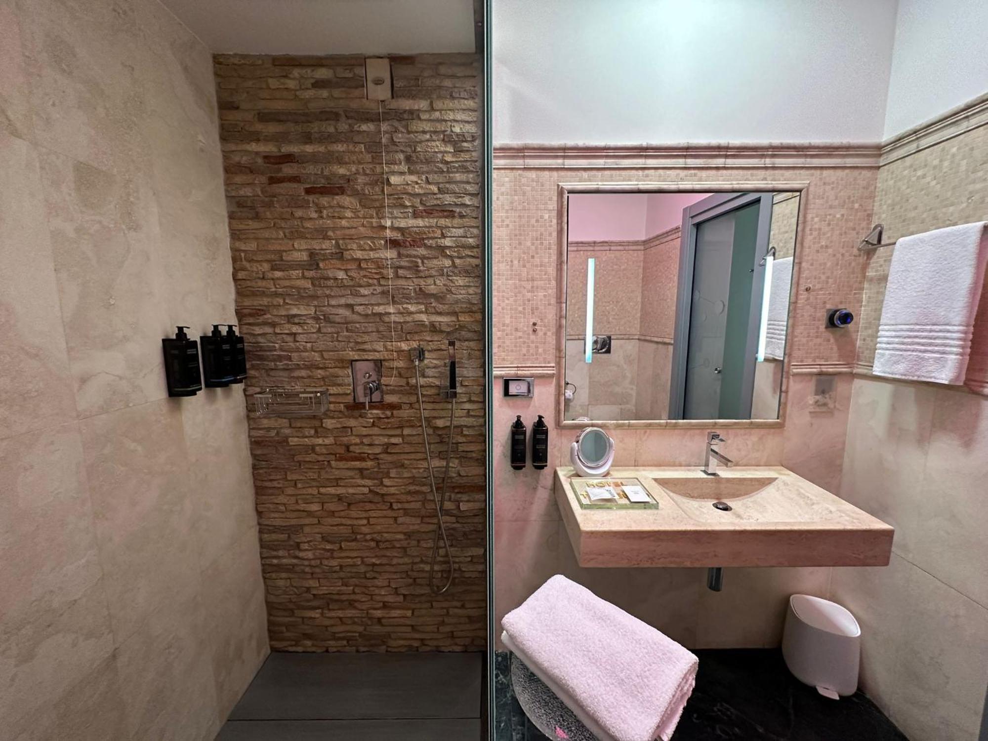 Hotel Trecento Rome Luaran gambar